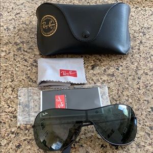 Ray Ban RB3211 sunglasses